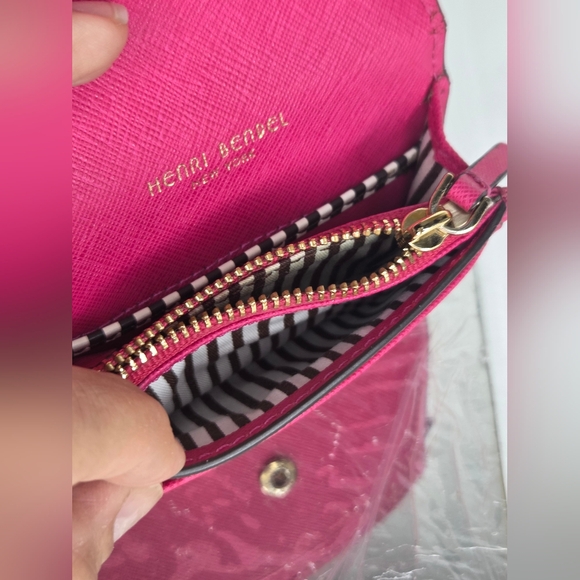 Henri Bendel Small Fuchsia Leather Wallet - Picture 7 of 10